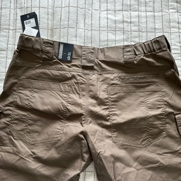 40x34 Blackhawk pants NWT - Picture 3 of 5